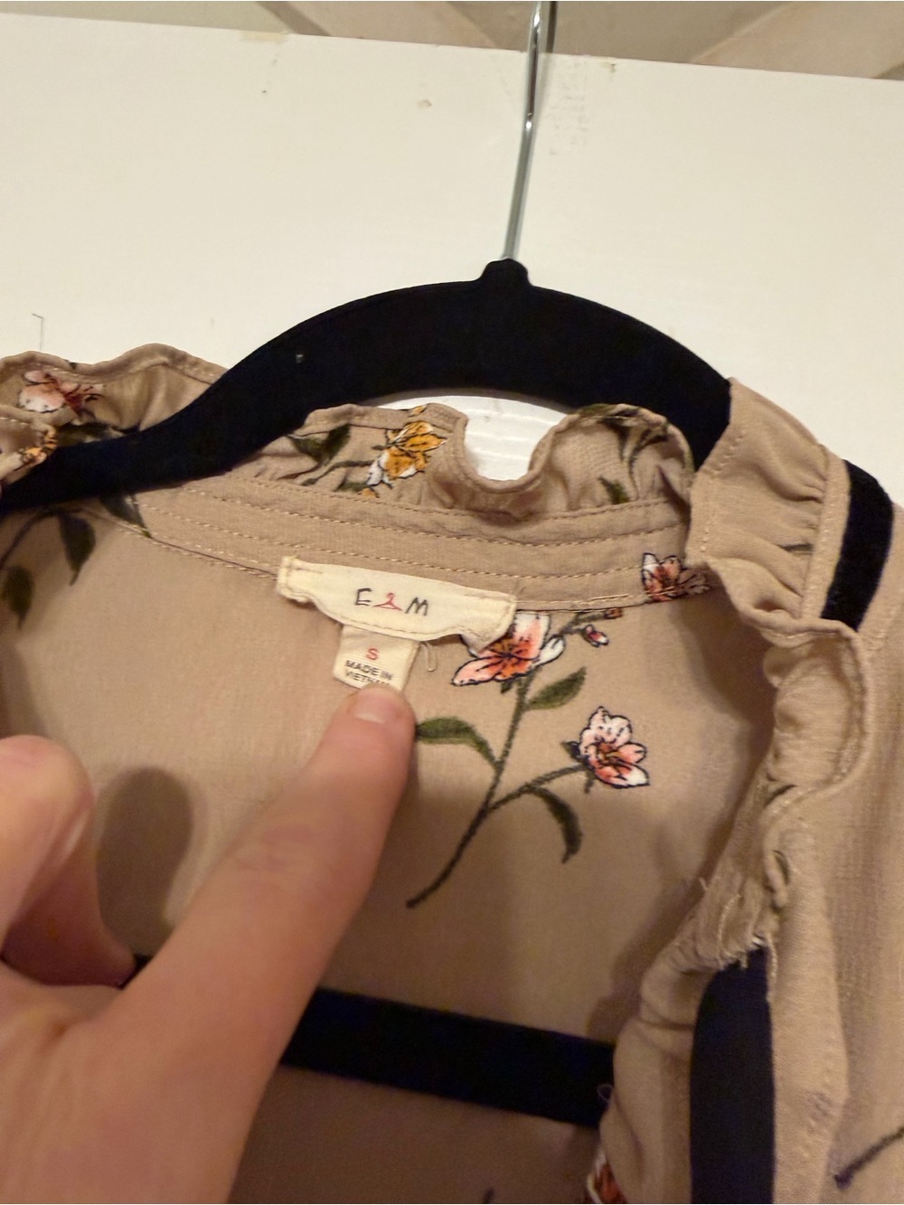 Women's Beige Floral Ruffle Tie-Neck Top - Picture 3 of 8